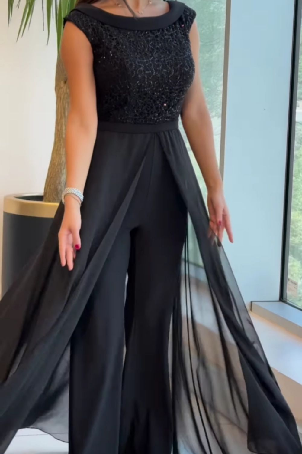 Louna™ | Salopette senza maniche elegante
