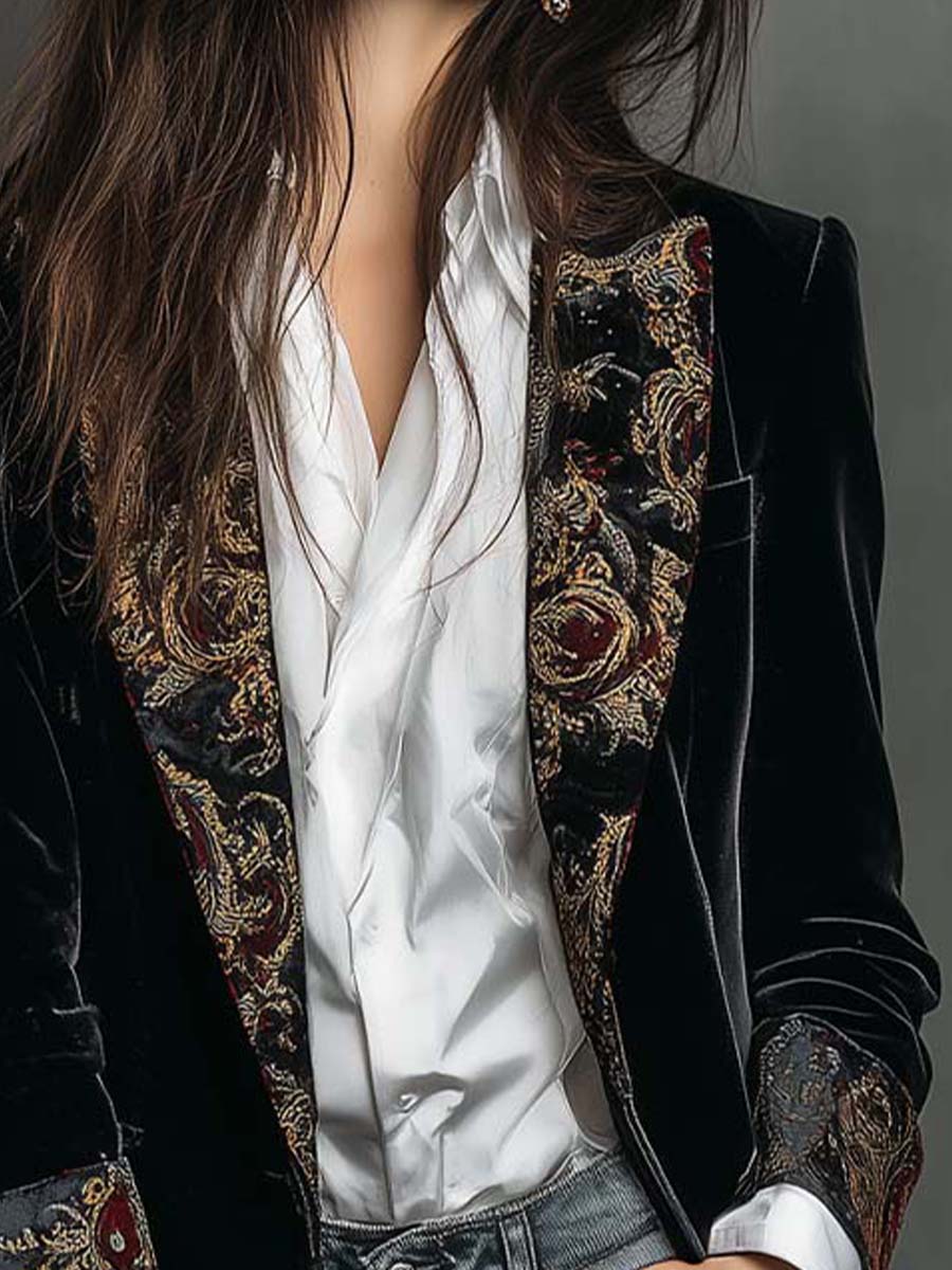 Leontina | Blazer negro entallado con estampado barroco