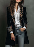 Leontina | Blazer negro entallado con estampado barroco
