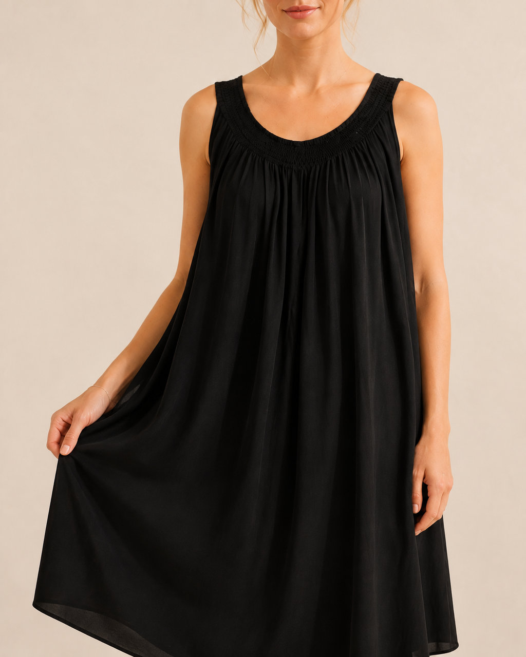 Adela · Vestido Midi Negro de Caída Fluida