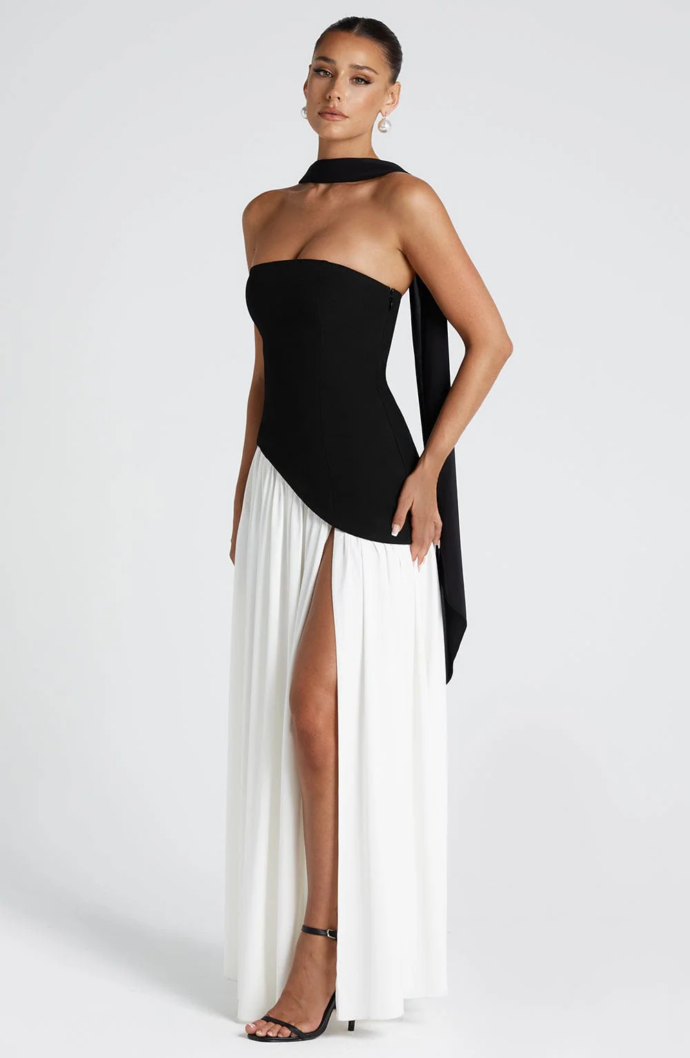 Vega • Vestido Maxi Sin Tirantes con Bufanda a Juego
