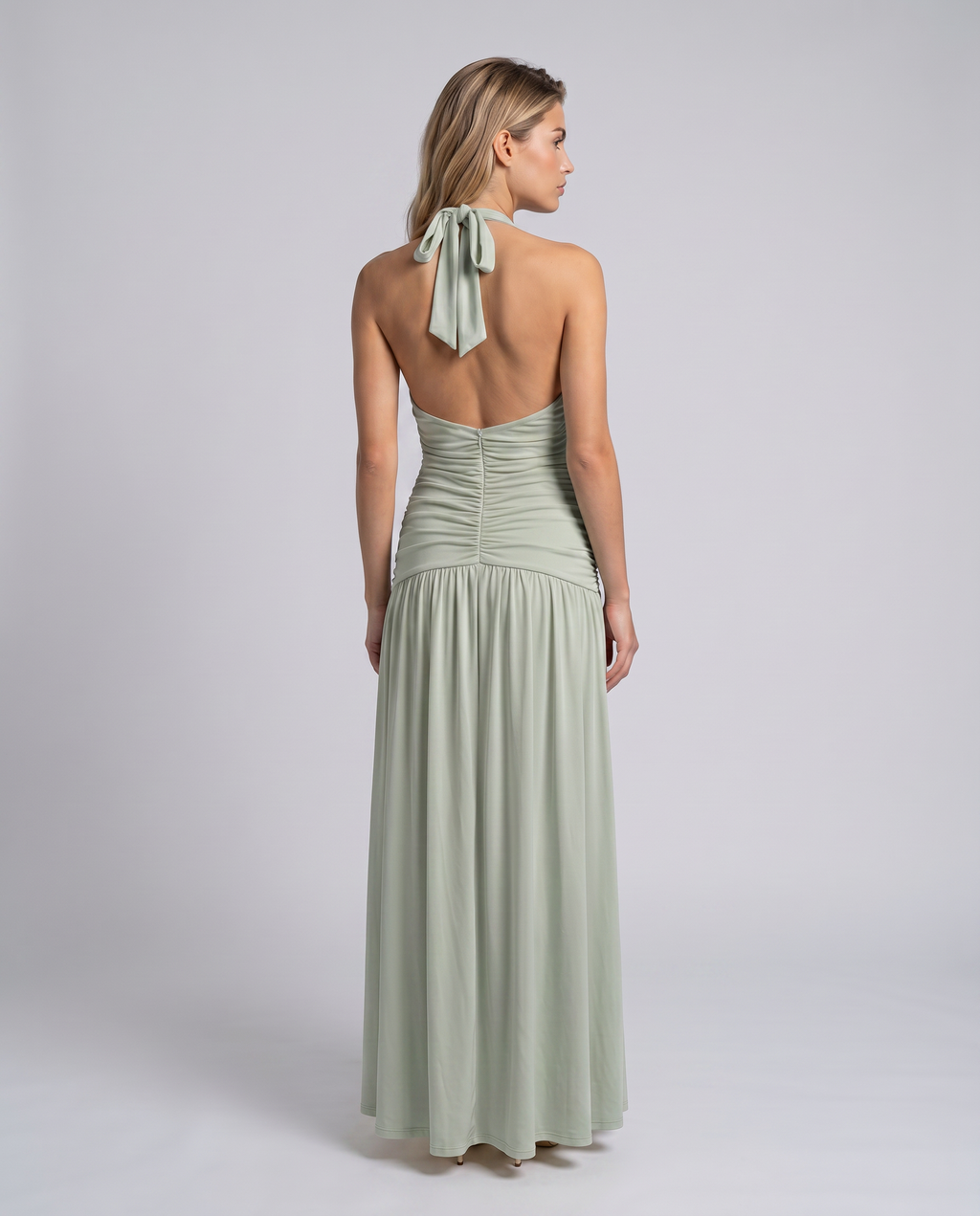 Margaret • Vestido Maxi con Cuello Halter y Corsé Fruncido