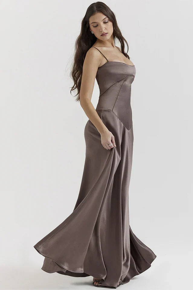Cara • Vestido Maxi con Espalda Lazada