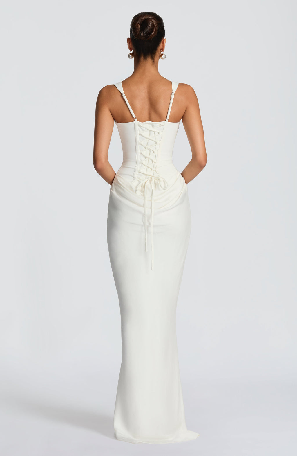 Aveline | Vestido largo satinado con escote cuadrado