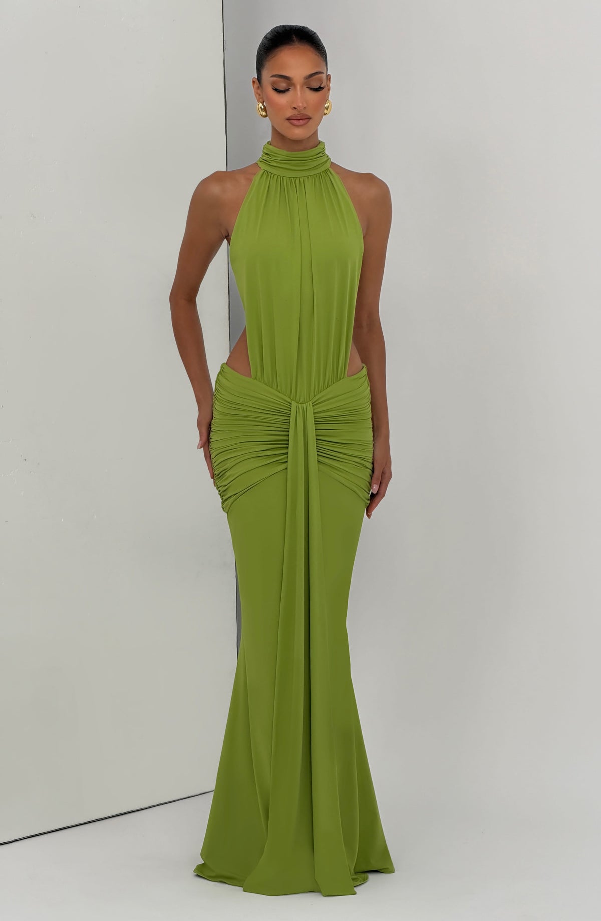 Alba | Vestido largo con espalda descubierta en verde oliva