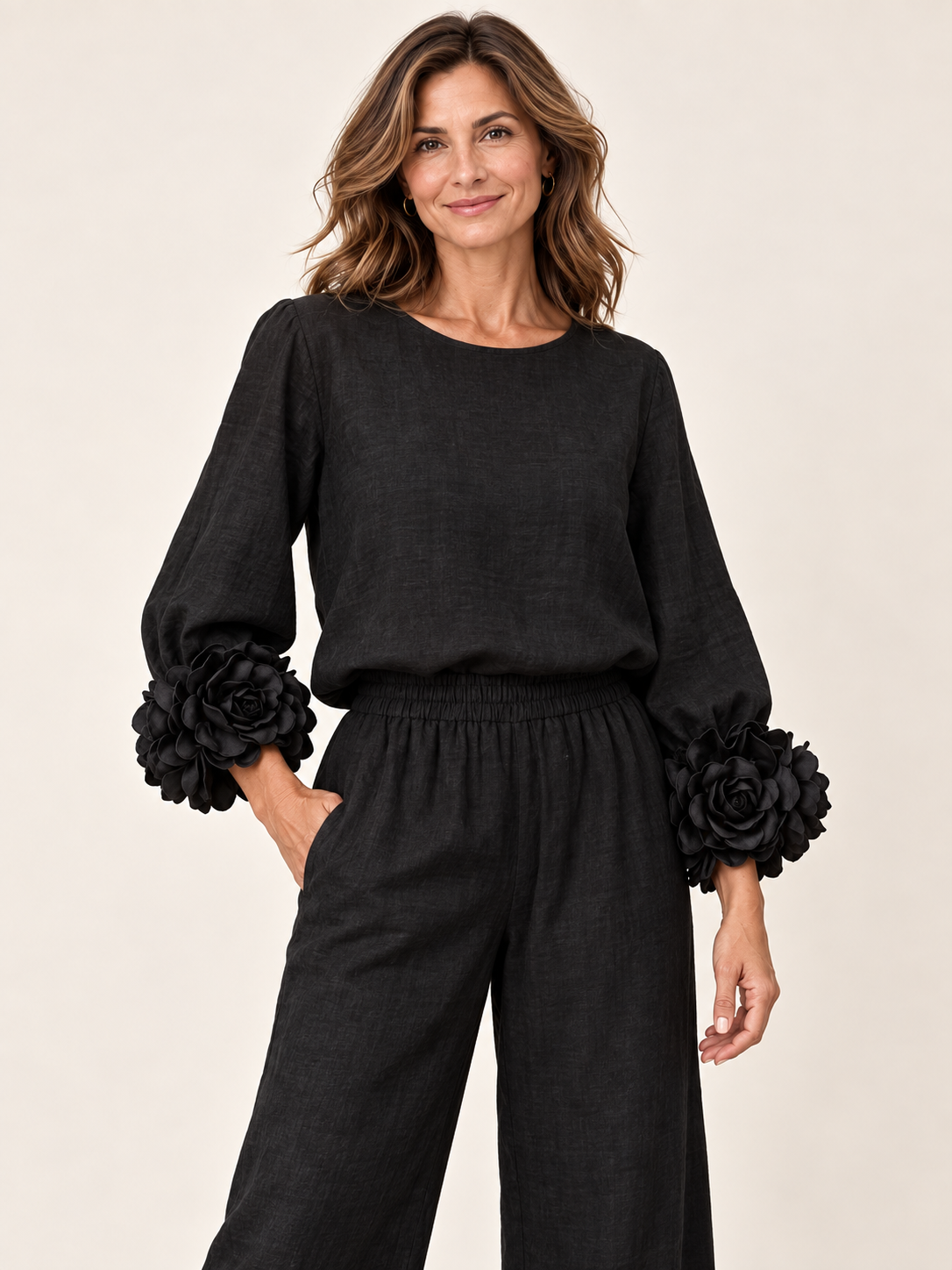 Top con puños florales Negro — detalle