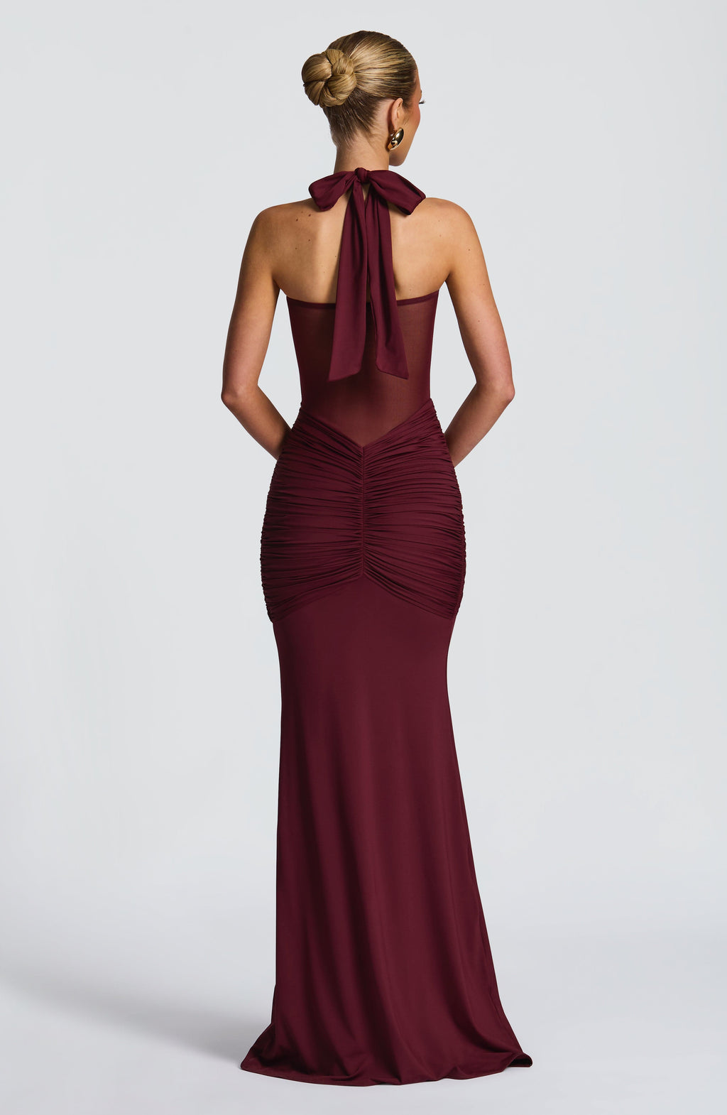 Valentina | Vestido largo con transparencias en rojo cereza