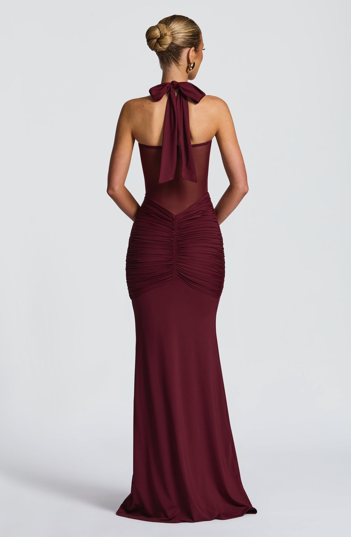 Valentina | Vestido largo con transparencias en rojo cereza
